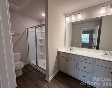 3106 Aberleaf Lane - Photo Thumbnail 3