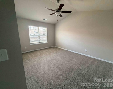 3106 Aberleaf Lane - Photo Thumbnail 2