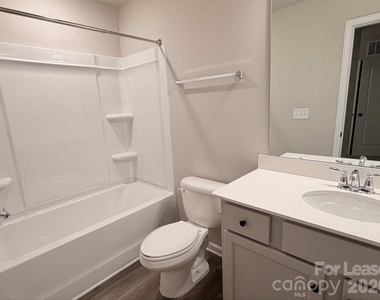 3106 Aberleaf Lane - Photo Thumbnail 5