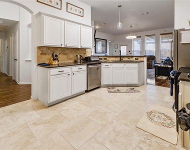2016 Piedmont Drive - Photo Thumbnail 3