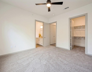 5885 Calmont Avenue - Photo Thumbnail 4