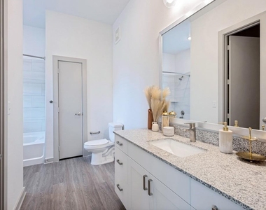 5885 Calmont Avenue - Photo Thumbnail 5