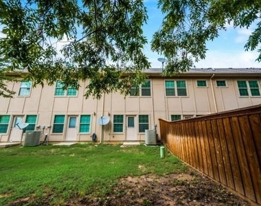 1579 Cozy Drive - Photo Thumbnail 14