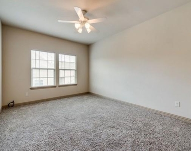 1579 Cozy Drive - Photo Thumbnail 10