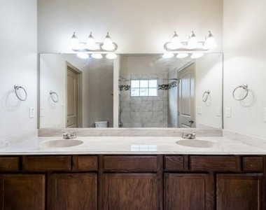 1579 Cozy Drive - Photo Thumbnail 11