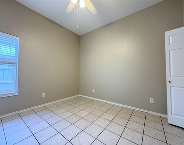 6415 Redstone Drive - Photo Thumbnail 15
