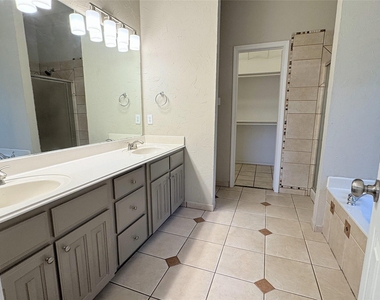 6415 Redstone Drive - Photo Thumbnail 11