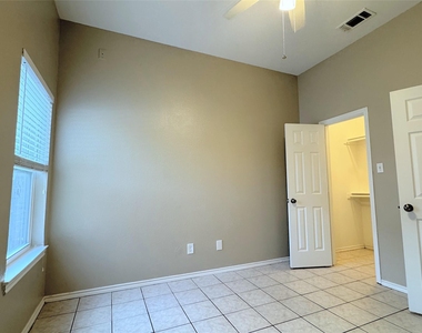 6415 Redstone Drive - Photo Thumbnail 14