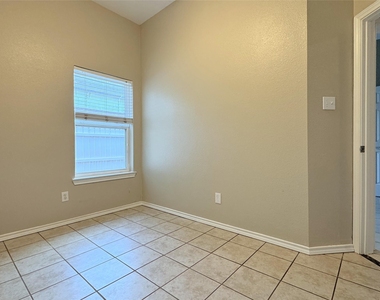 6415 Redstone Drive - Photo Thumbnail 16