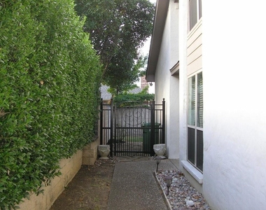 224 Wayside Court - Photo Thumbnail 15