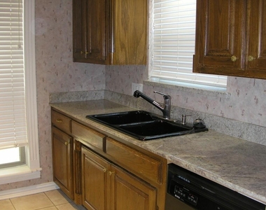 224 Wayside Court - Photo Thumbnail 4