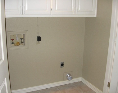 224 Wayside Court - Photo Thumbnail 14