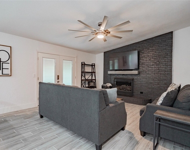 347 Quail Creek Circle - Photo Thumbnail 7