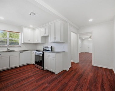 13 Macarthur Drive - Photo Thumbnail 10