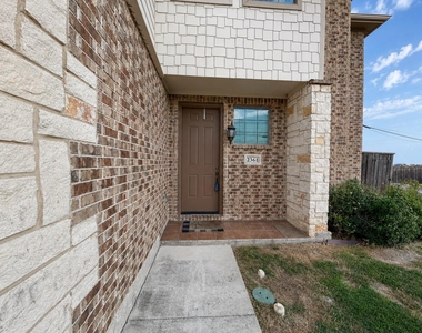 2361 Novin Drive - Photo Thumbnail 2
