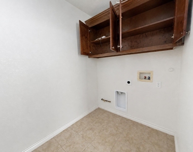 2361 Novin Drive - Photo Thumbnail 15