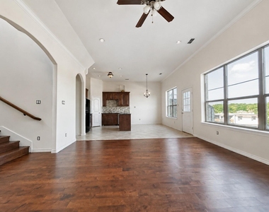 2361 Novin Drive - Photo Thumbnail 5