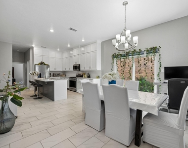 431 W Pioneer Drive - Photo Thumbnail 6