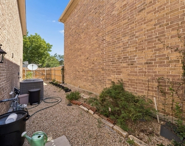 431 W Pioneer Drive - Photo Thumbnail 28