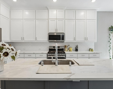 431 W Pioneer Drive - Photo Thumbnail 9