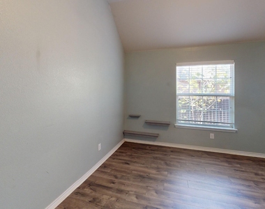 8300 Blue Periwinkle Lane - Photo Thumbnail 4