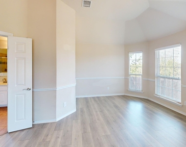 8300 Blue Periwinkle Lane - Photo Thumbnail 13