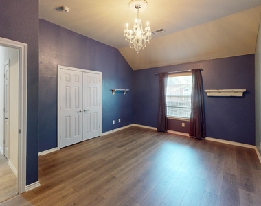 8300 Blue Periwinkle Lane - Photo Thumbnail 16