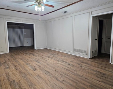 309 Christie Court - Photo Thumbnail 2