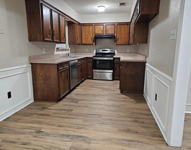 309 Christie Court - Photo Thumbnail 3