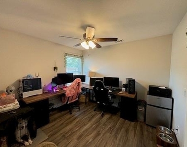 430 E Hull Street - Photo Thumbnail 9