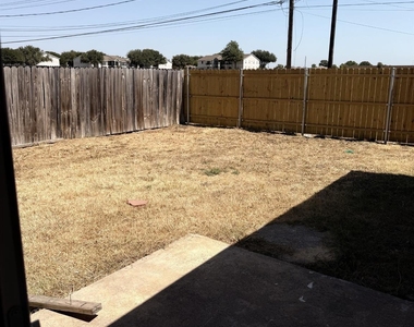 402 N Nolan River Road - Photo Thumbnail 16