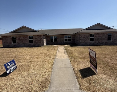 402 N Nolan River Road - Photo Thumbnail 18