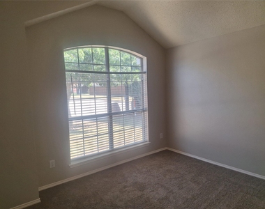 3516 Paladin Place - Photo Thumbnail 4