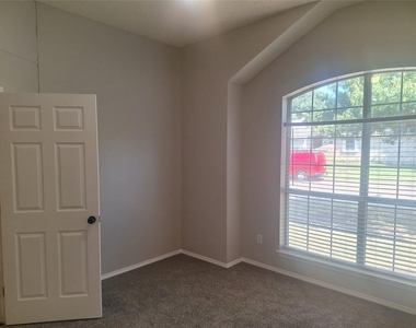 3516 Paladin Place - Photo Thumbnail 5