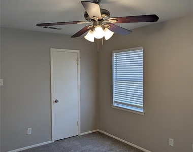 245 Rancho Drive - Photo Thumbnail 13