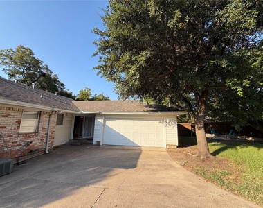 2323 Springhill Drive - Photo Thumbnail 16