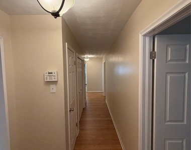 2323 Springhill Drive - Photo Thumbnail 8