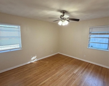 2323 Springhill Drive - Photo Thumbnail 13