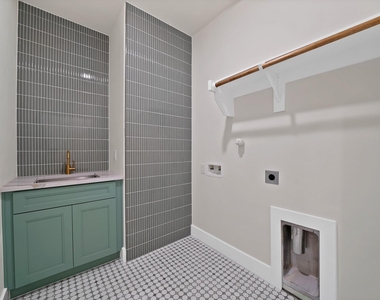 2925 River Ridge Court - Photo Thumbnail 13