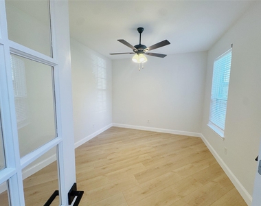 8339 Davis Drive - Photo Thumbnail 4
