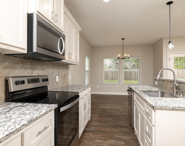405 Titus Drive - Photo Thumbnail 24