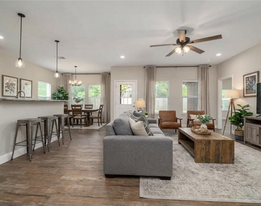 405 Titus Drive - Photo Thumbnail 9