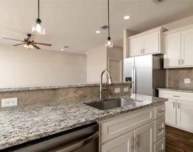 405 Titus Drive - Photo Thumbnail 18