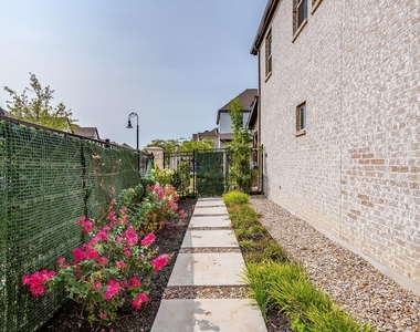 708 Pheasant Run Street - Photo Thumbnail 31