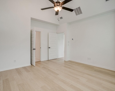 708 Pheasant Run Street - Photo Thumbnail 17