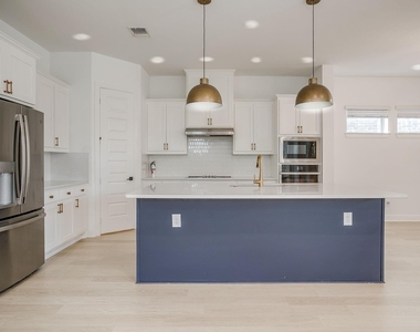 708 Pheasant Run Street - Photo Thumbnail 8