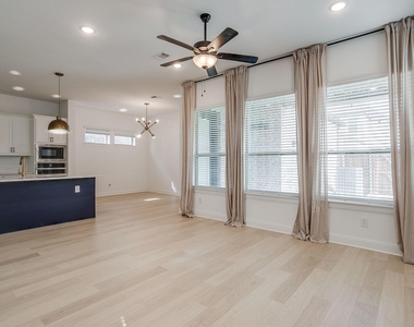 708 Pheasant Run Street - Photo Thumbnail 5