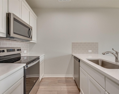 6909 Yellow Hammer Way - Photo Thumbnail 5