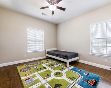 782 Windsor Road - Photo Thumbnail 21