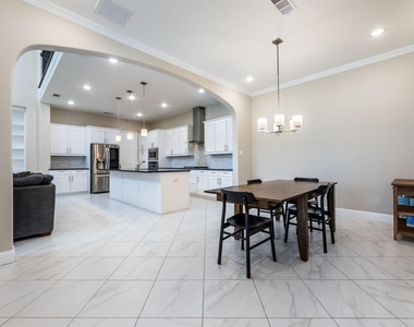 782 Windsor Road - Photo Thumbnail 10